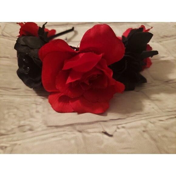 𝅺NWT Claire's Red & Black Rose Headband Halloween - Picture 1 of 2